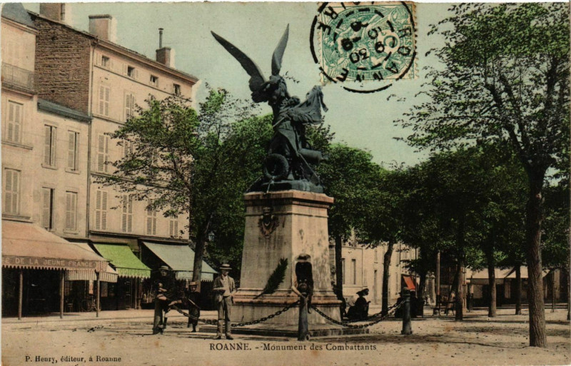 Carte postale ancienne Roanne- Monument des Combattants France à Roanne