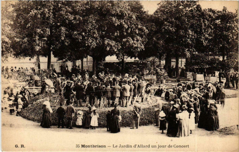 Carte postale ancienne Montbrison- Le Jardin d'Allard un jour de Concert France à Montbrison