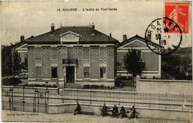 Carte postale ancienne Roanne- Asile de Vieillards France à Roanne