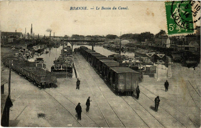 Carte postale ancienne Roanne- Le Bassin du Canal France à Roanne