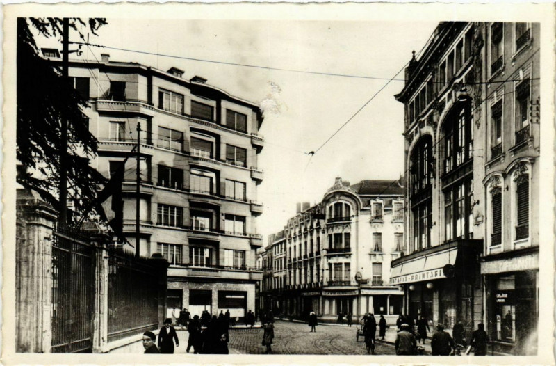 Carte postale ancienne Roanne- Le Carrefour France à Roanne
