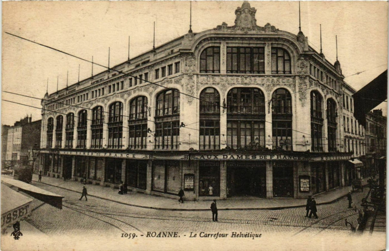 Carte postale ancienne Roanne- Le Carrefour Helvetique France à Roanne