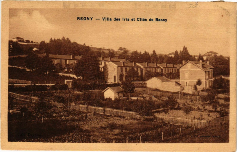 Carte postale ancienne Regny- Villa des Iris et Cites de Bassy à Régny