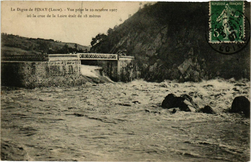 Carte postale ancienne La Digue de Pinay à Pinay