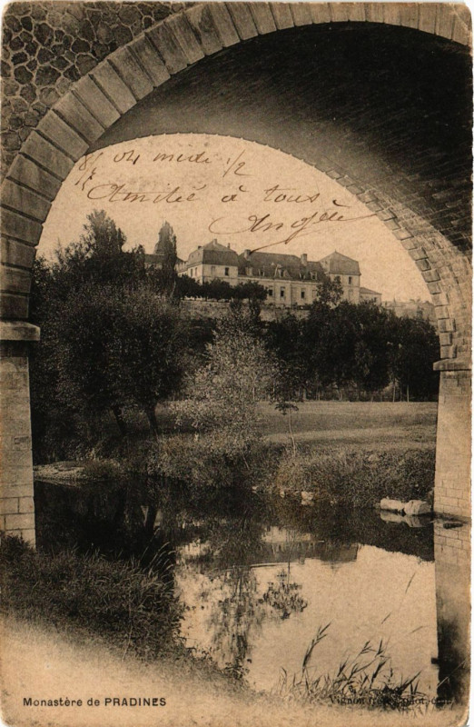 Carte postale ancienne Monastere de Pradines à Pradines