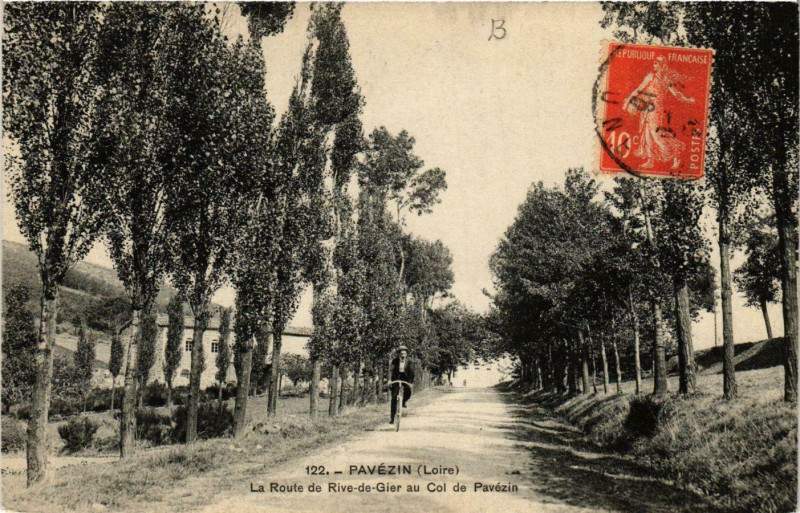 Carte postale ancienne Pavezin- La Route de Rive de Gier au Col de Pavezin à Pavezin