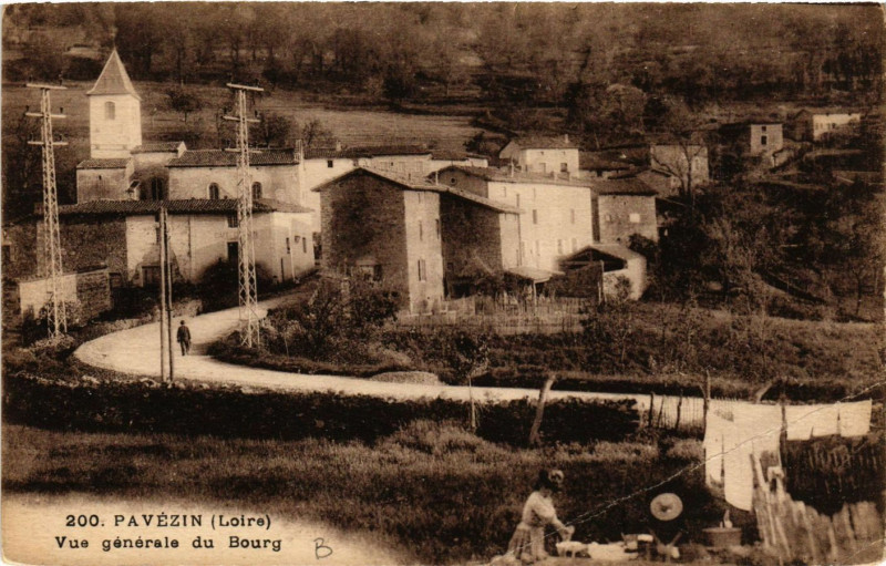 Carte postale ancienne Pavezin- Vue generale du Bourg à Pavezin