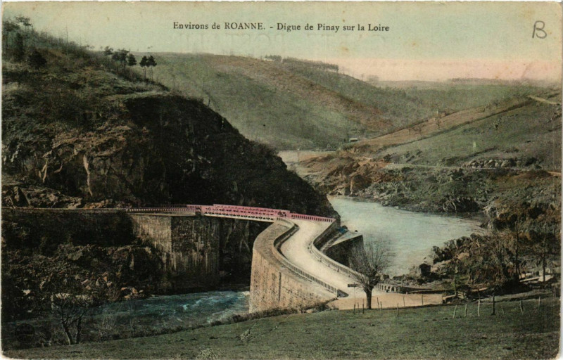 Carte postale ancienne Digue de Pinay sur la Loire à Pinay