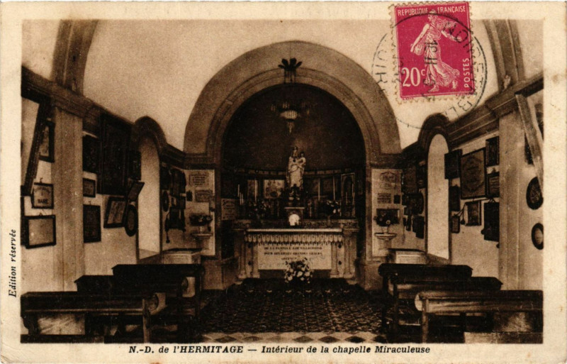 Carte postale ancienne Notre Dame de l'Hermitage- Interieur de la chapelle Miraculeuse