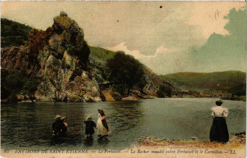 Carte postale ancienne Le Pertuiset- Le Rocher Maudit entre Pertuiset et le Cornillon à Roche