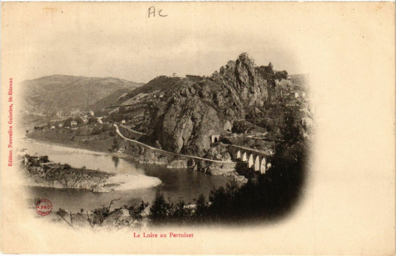 Carte postale ancienne La Loire au Pertuiset