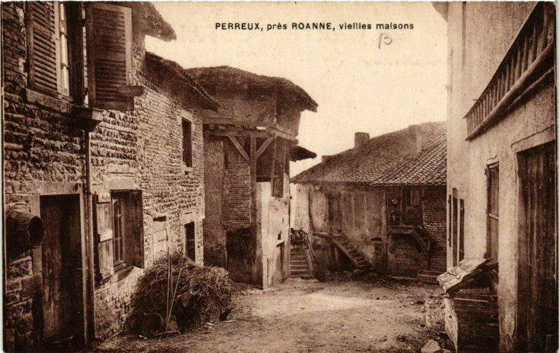 Carte postale ancienne Perreux- vieilles maisons à Perreux
