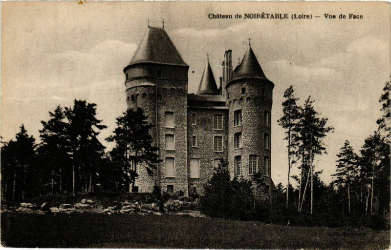 Carte postale ancienne Noiretable- Chateau, vue de Face à Noirétable