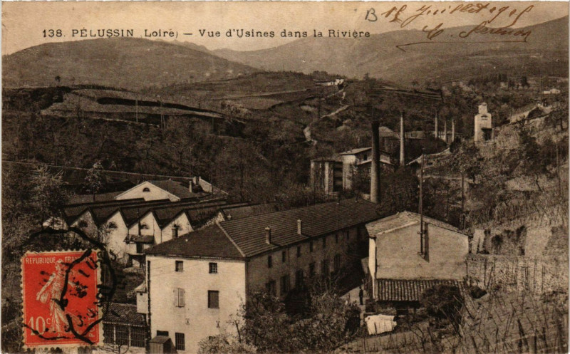 Carte postale ancienne Pelussin- Vue d'Usines dans la Riviere à Pélussin