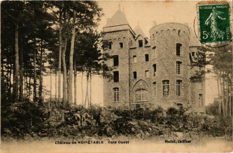 Carte postale ancienne Noiretable- Chateau à Noirétable