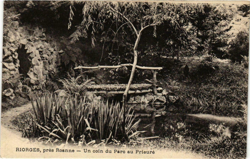Carte postale ancienne Riorges- Un coin du Parc au Prieure à Riorges