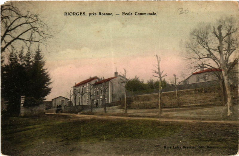 Carte postale ancienne Riorges- Ecole Communale à Riorges