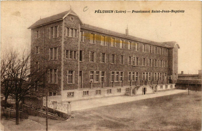 Carte postale ancienne Pelussin- Pensionnat Saint Jean Baptiste à Pélussin