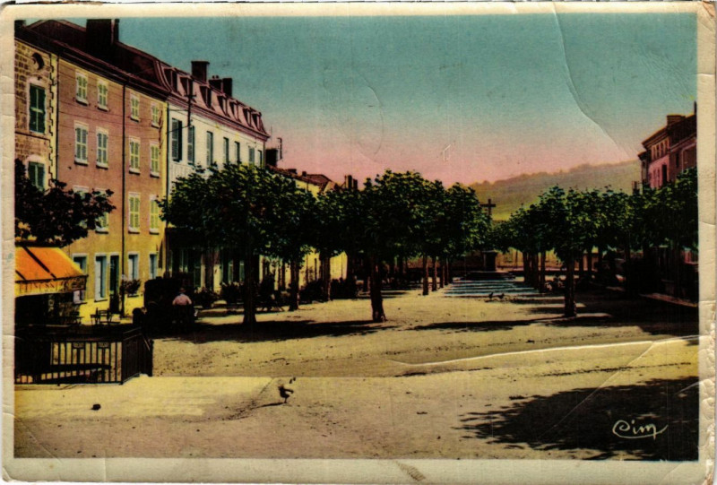 Carte postale ancienne Pelussin- Place des Croix Centre Touristique à Pélussin