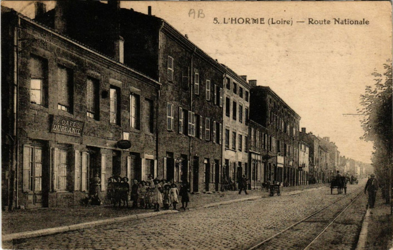 Carte postale ancienne L'Horme - Route Nationale à L'Horme
