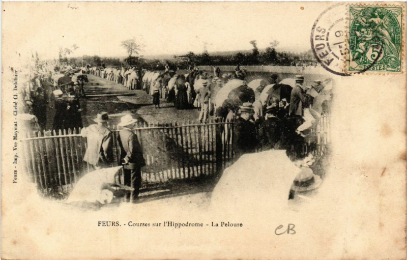 Carte postale ancienne Feurs - Courses sur l'Hippodrome - La Pelouse à Feurs