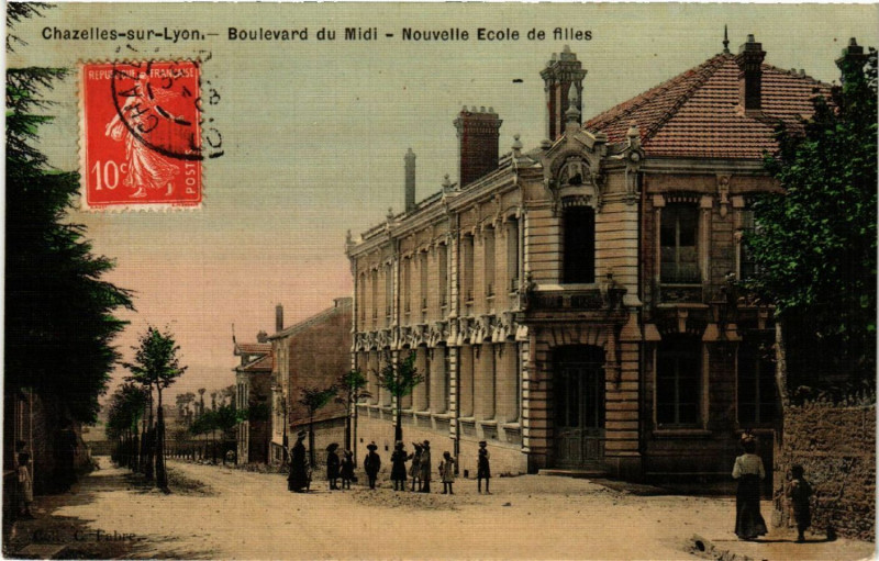 Carte postale ancienne Chazelles-sur-Lyon - Boulevard du Midi - Nouvelle Ecole de filles à Chazelles-sur-Lyon