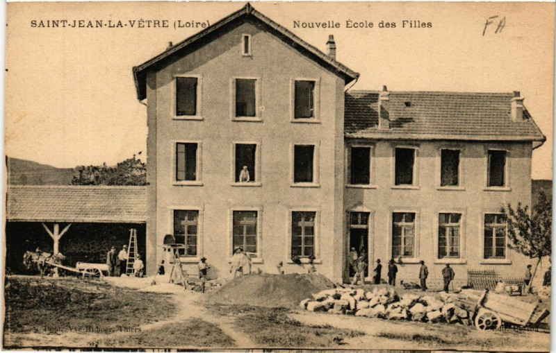 Carte postale ancienne Saint-Jean-la-Vetre - Nouvelle Ecole des Filles à Saint-Jean-la-Vêtre