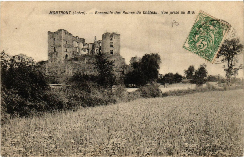 Carte postale ancienne Montrond - Montrond - Ensemble des Ruines du Chateau