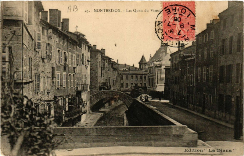 Carte postale ancienne Montbrison - Les Quais du Vizézi à Montbrison