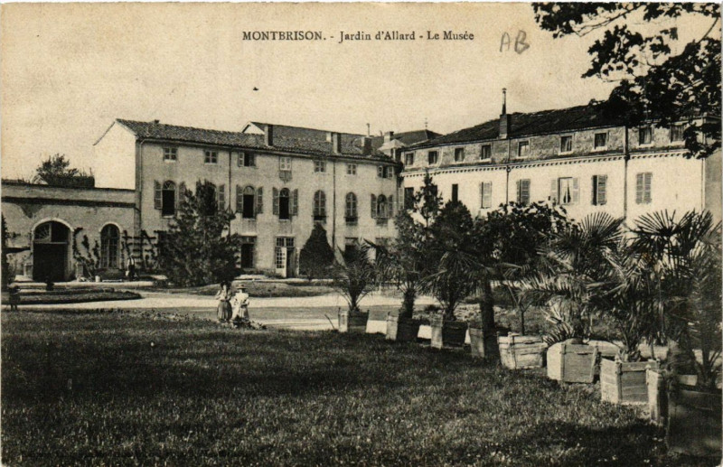 Carte postale ancienne Montbrison - Jardin d'Allard - Le Musée à Montbrison