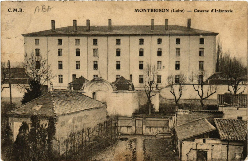 Carte postale ancienne Montbrison - Caserne d'Infanterie à Montbrison