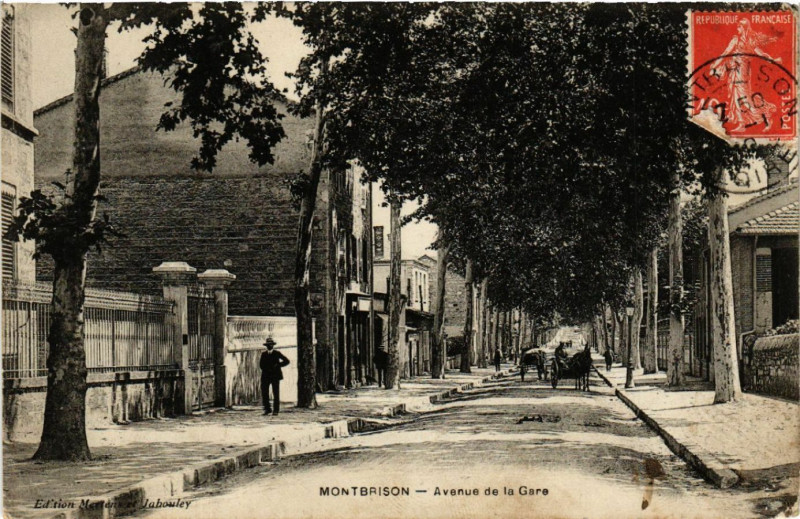 Carte postale ancienne Montbrison - Avenue de la Gare France à Montbrison