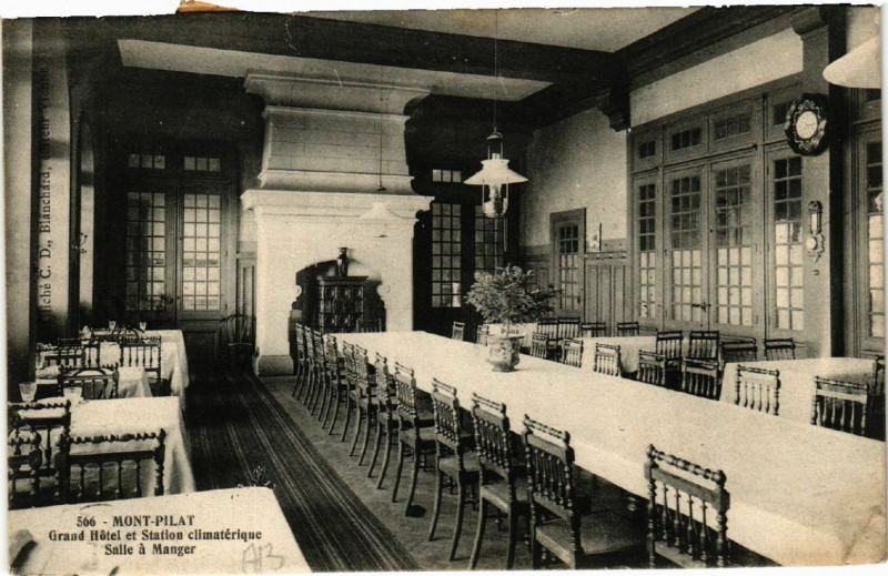 Carte postale ancienne Mont-Pilat - Grand Hotel et Station Climatérique - Salle a Manger