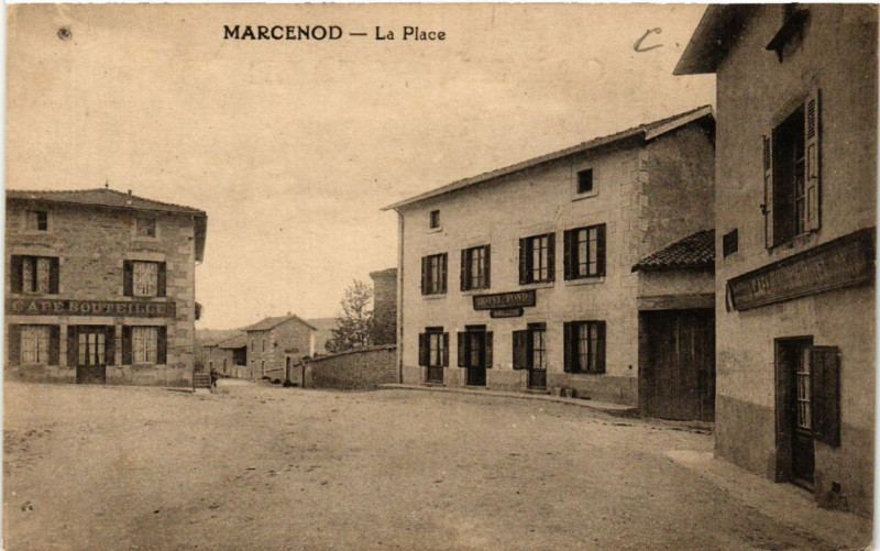 Carte postale ancienne Marcenod - La Place à Marcenod
