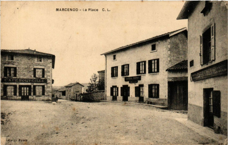 Carte postale ancienne Marcenod - La Place à Marcenod