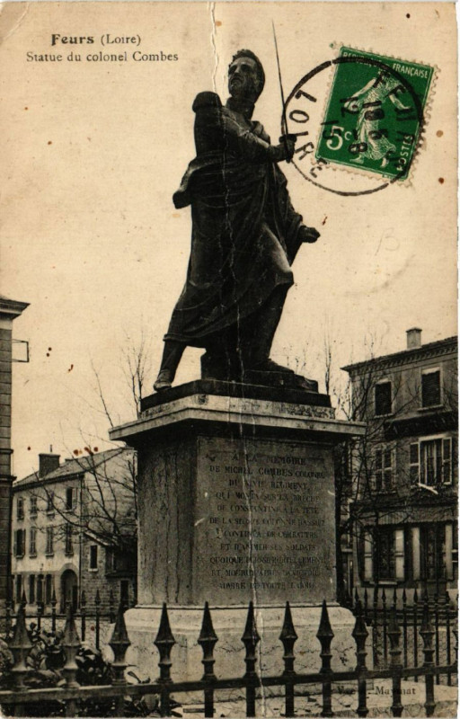 Carte postale ancienne Feurs - Statue du Colonel Combes à Feurs