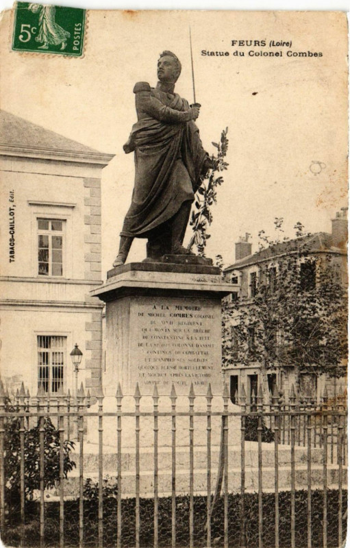 Carte postale ancienne Feurs - Statue de Colonel Combes à Feurs