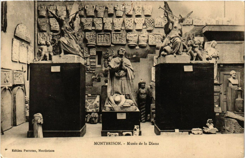 Carte postale ancienne Montbrison - Musée de la Diana à Montbrison