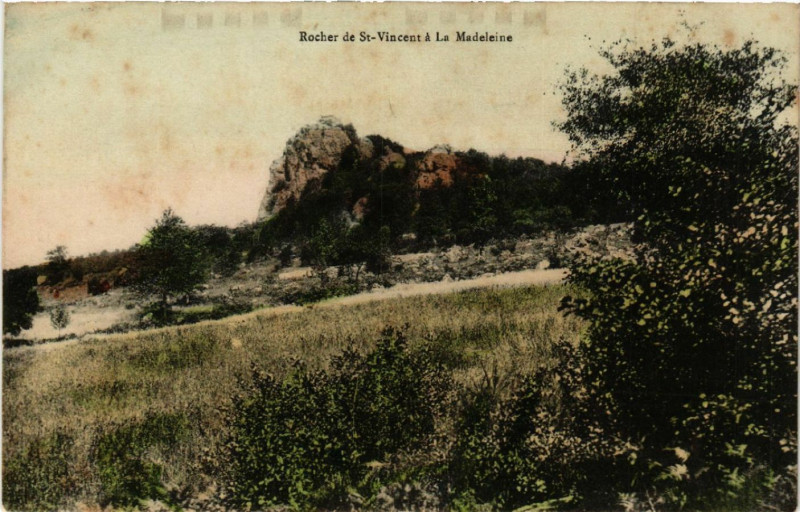 Carte postale ancienne Rocher de Saint-Vincent a la Madeleine à Roche