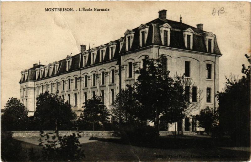 Carte postale ancienne Montbrison - L'Ecole Normale à Montbrison