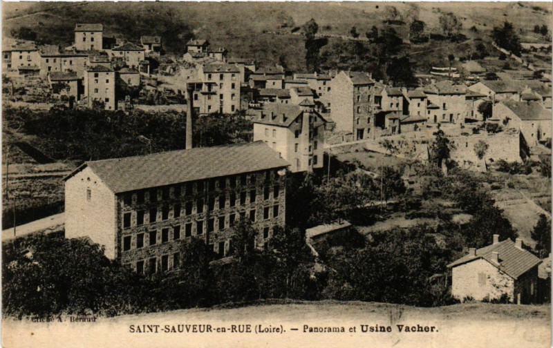 Carte postale ancienne Saint-Sauveur-en-Rue - Panorama et Usine Vacher à Saint-Sauveur-en-Rue