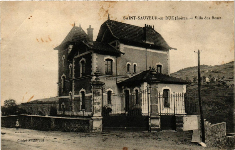 Carte postale ancienne Saint-Sauveur-en-Rue - Villa des Roses à Saint-Sauveur-en-Rue