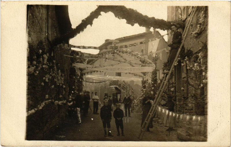 Carte postale ancienne Saint-Paul-en-Jarez - Carnaval à Saint-Paul-en-Jarez
