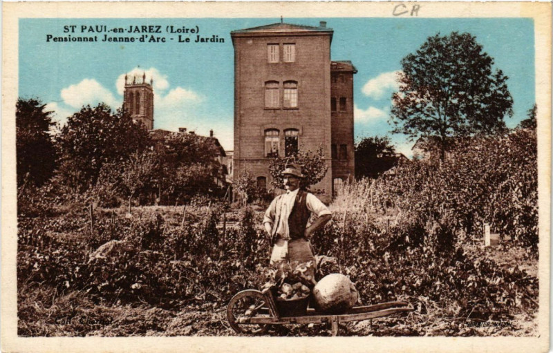 Carte postale ancienne Saint-Paul-en-Jarez - Pensionnat Jeanne d'Arc - Le Jardin à Saint-Paul-en-Jarez