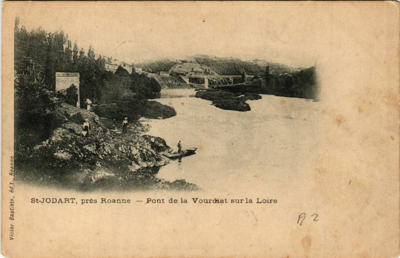 Carte postale ancienne St-Jodat pres Roanne - Pontde la Vourdiat sur la Loire à Roanne