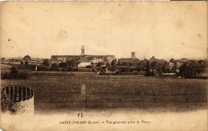 Carte postale ancienne St-Jodard - Vue générale prise de Pinay à Pinay