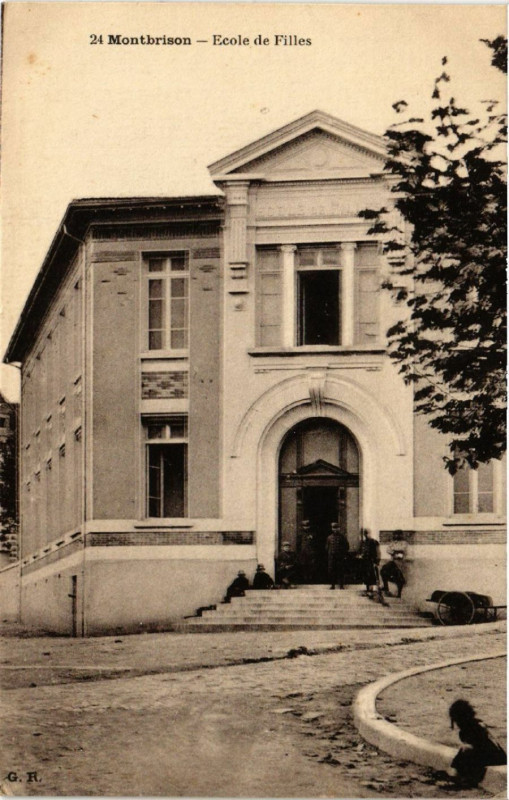 Carte postale ancienne Montbrison - Ecole de Filles à Montbrison