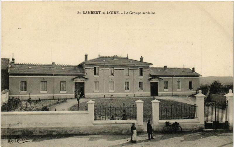 Carte postale ancienne Saint-Rambert-sur-Loire - Le Groupe scolaire