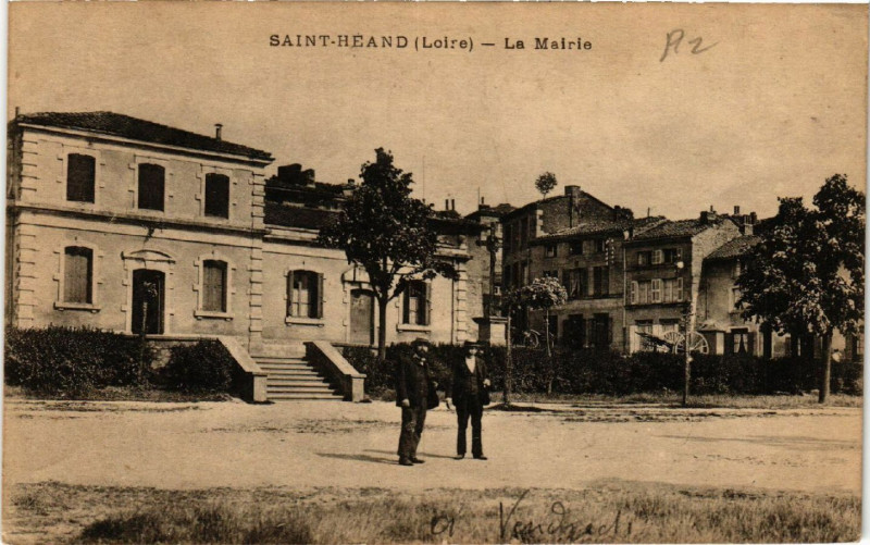 Carte postale ancienne Saint-Heand - La Mairie à Saint-Héand