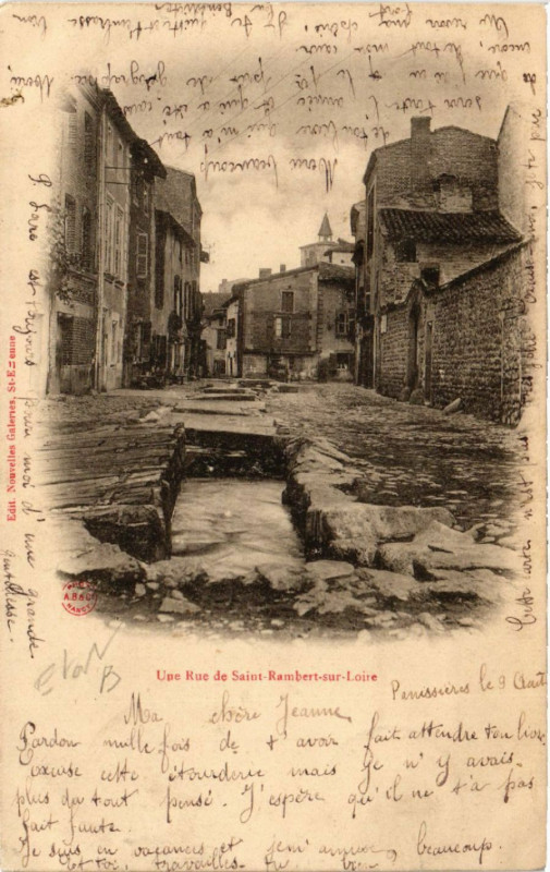 Carte postale ancienne Une Rue de Saint-Rambert-sur-Loire